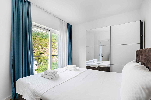 Stilvolle 30 m² Wohnung mit einem Schlafzimmer und schönem Ausblick in Bečići — photo 3